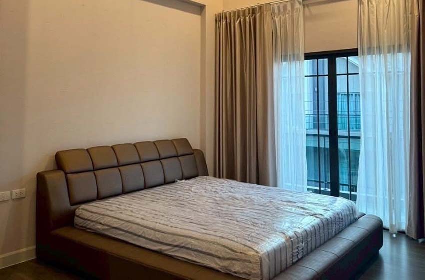 House with Shared Pool in Chaengwattana 
